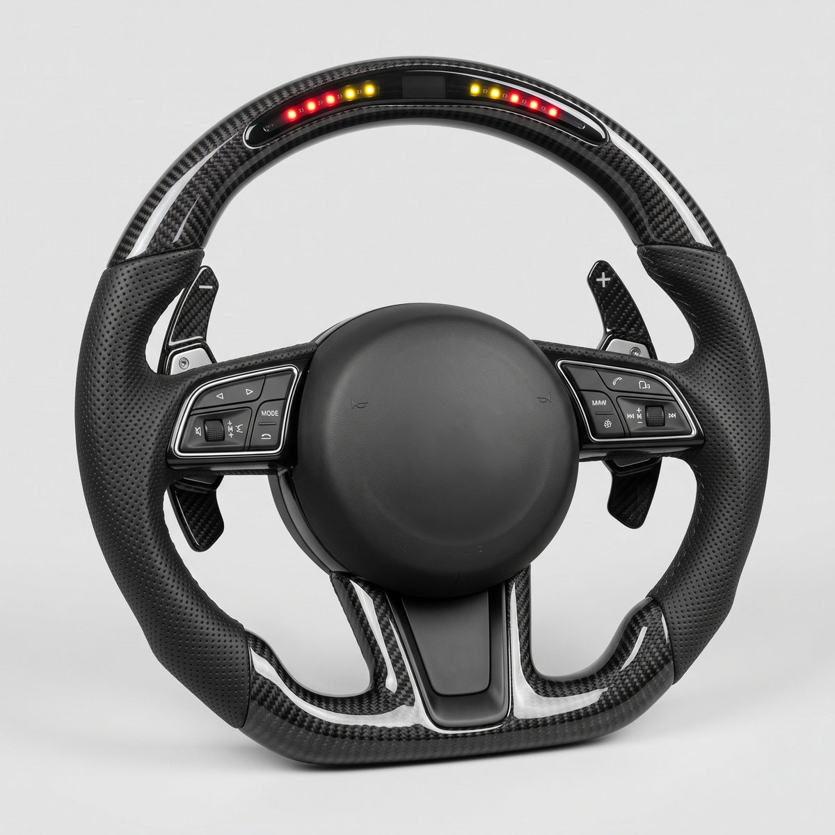 Volante in carbonio lucido con barra LED per il cambio marcia